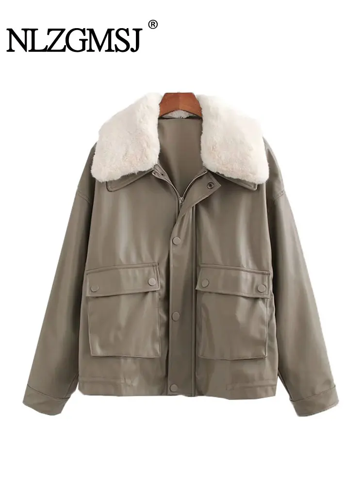 

Женская кожаная куртка на молнии с меховым воротником и карманами, осень 2023