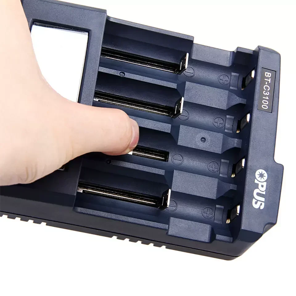 BT-C3100 V2.2 Цифровое интеллектуальное зарядное устройство с 4 слотами и ЖК-дисплеем