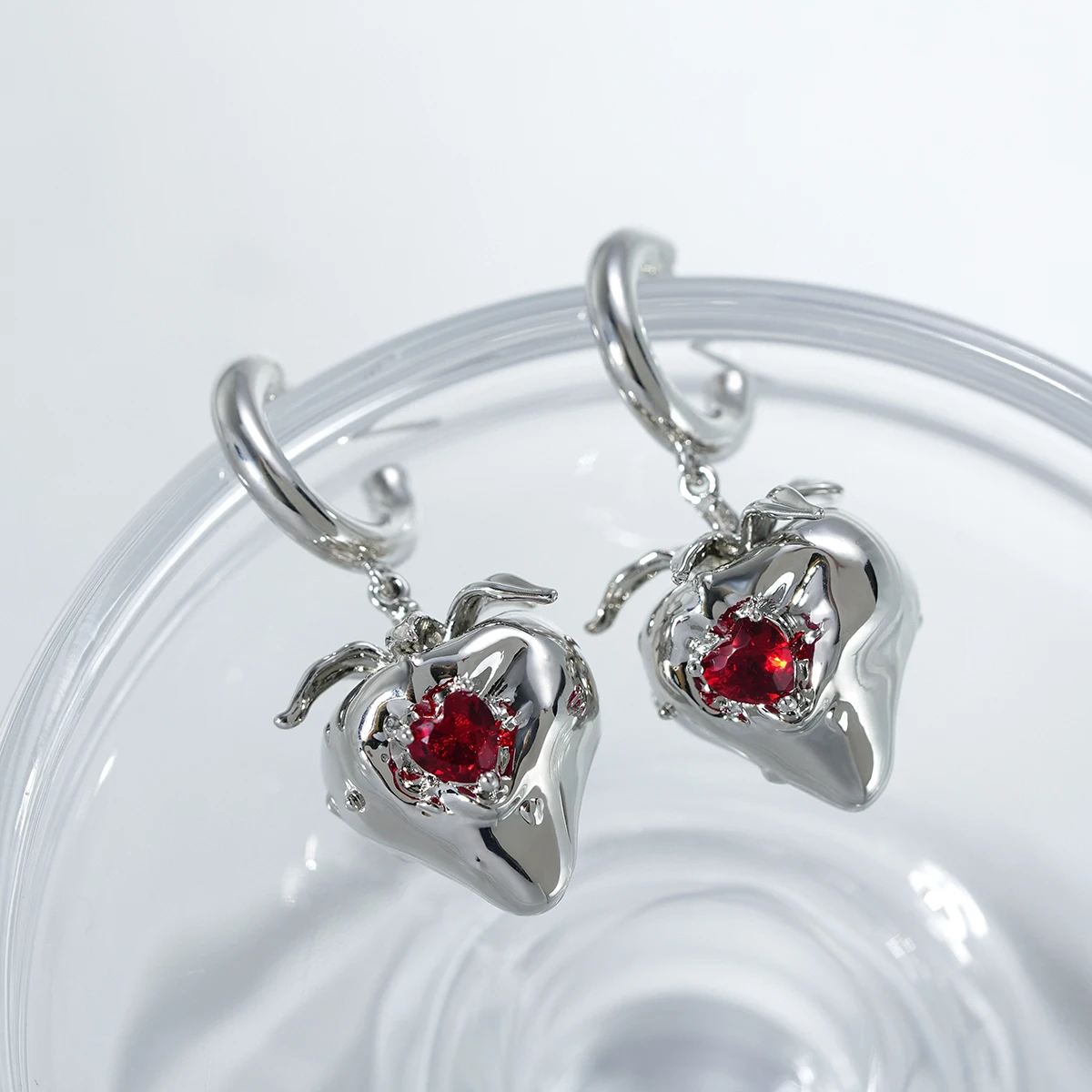 

Original design three-dimensional strawberry Ruby summer fruit Earrings 925 silver needle earrings earrings female
