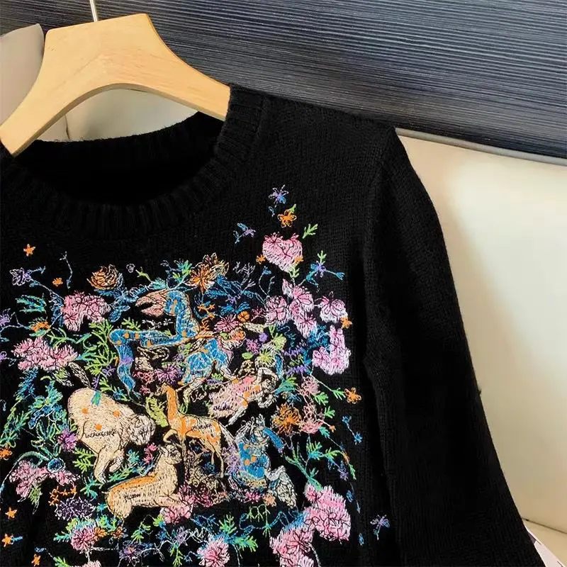 Autumn and winter 2022 new vintage niche design color flowers and animals embroidery round neck knitwear women enlarge