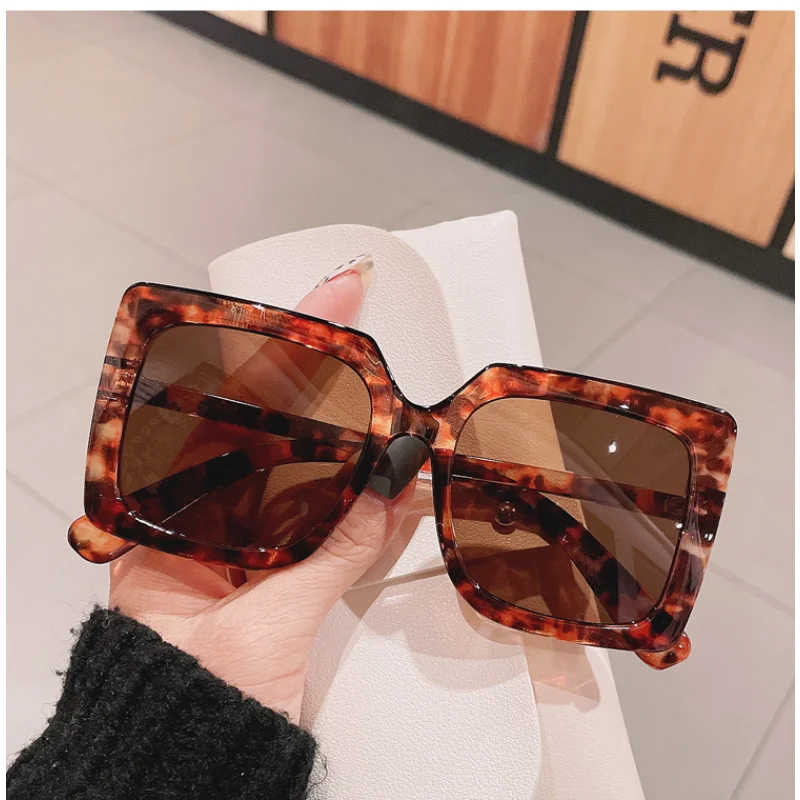 

2023 Square Sunglasses Men Women Luxury Brand Designer Summer Pink Sun Glasses Femlae Oversized Goggels UV400 Shades