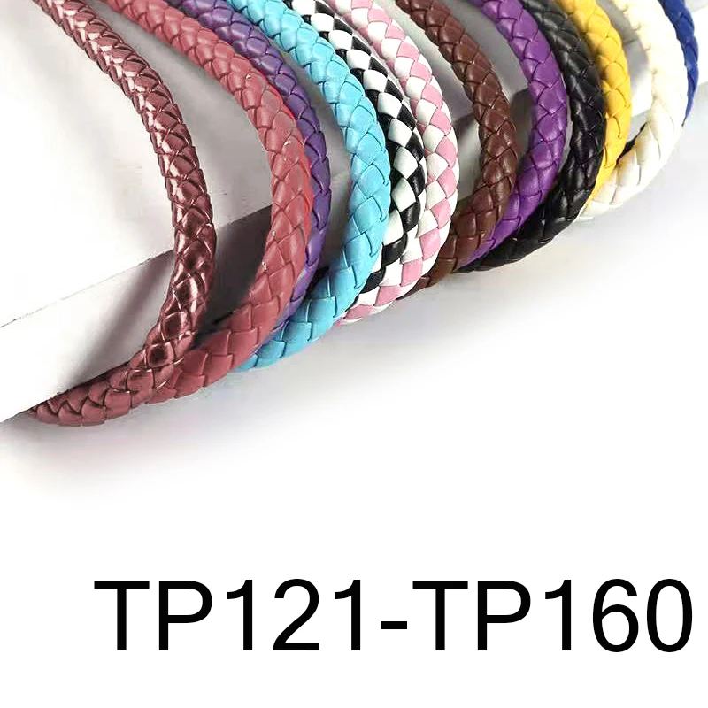 Женский браслет серебряного цвета с бусинами-шармами