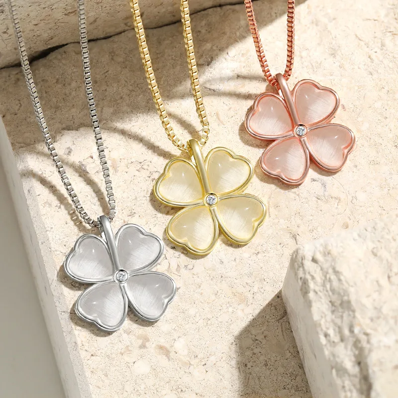 

Temperament Jade Clover Flower Pendant Female Rose Gold Necklace Jewelry Trendy S925 Clavicle Chain Silver Necklaces Women Gift
