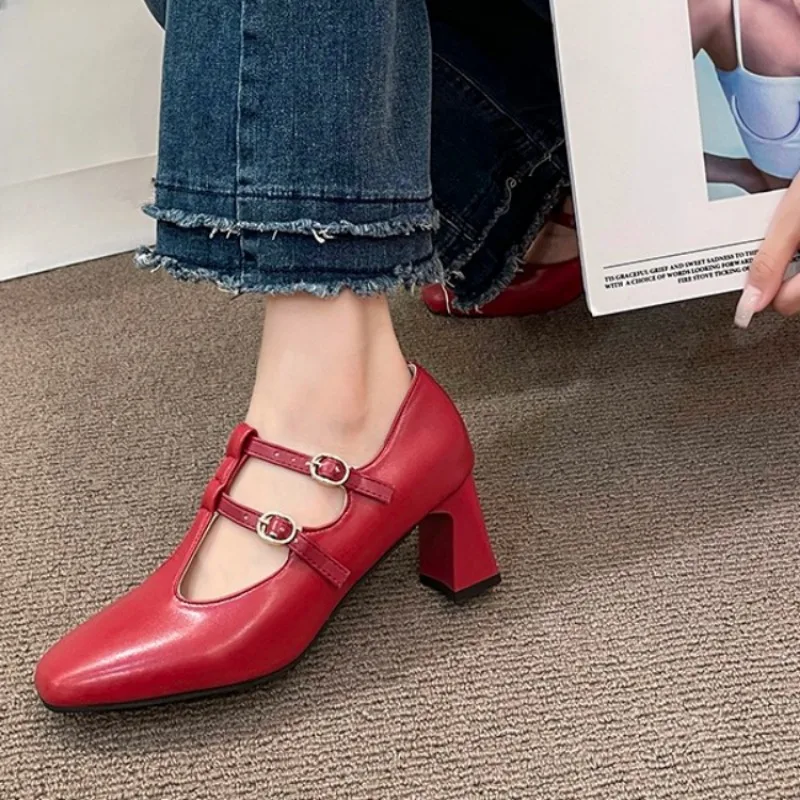 Туфли-лодочки женские на толстом высоком каблуке с двойной пряжкой и квадратным