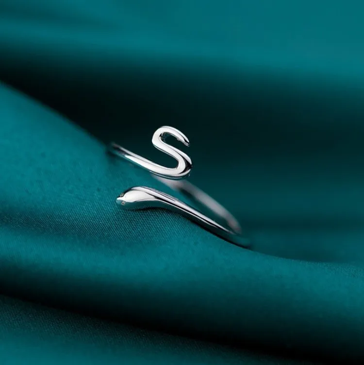 

1pc Simple Fashion Snake Shape Ring For Women Glossy Adjustable Gold Silver Color Ring Valentine's Day Jewelry Gift