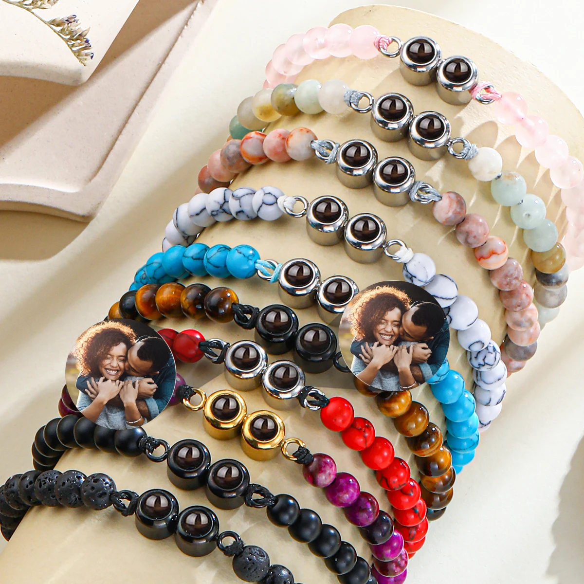 Браслет-проектор с изображением из натурального камня две фотографии