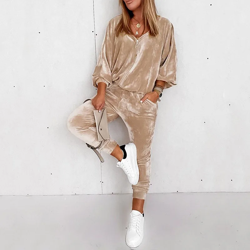 

New Plus Size Long-sleeved Trousers Suit Ladies Pure Color Velvet V-neck Zipper Suit Ladies Fashion Casual Sports Loose Suit