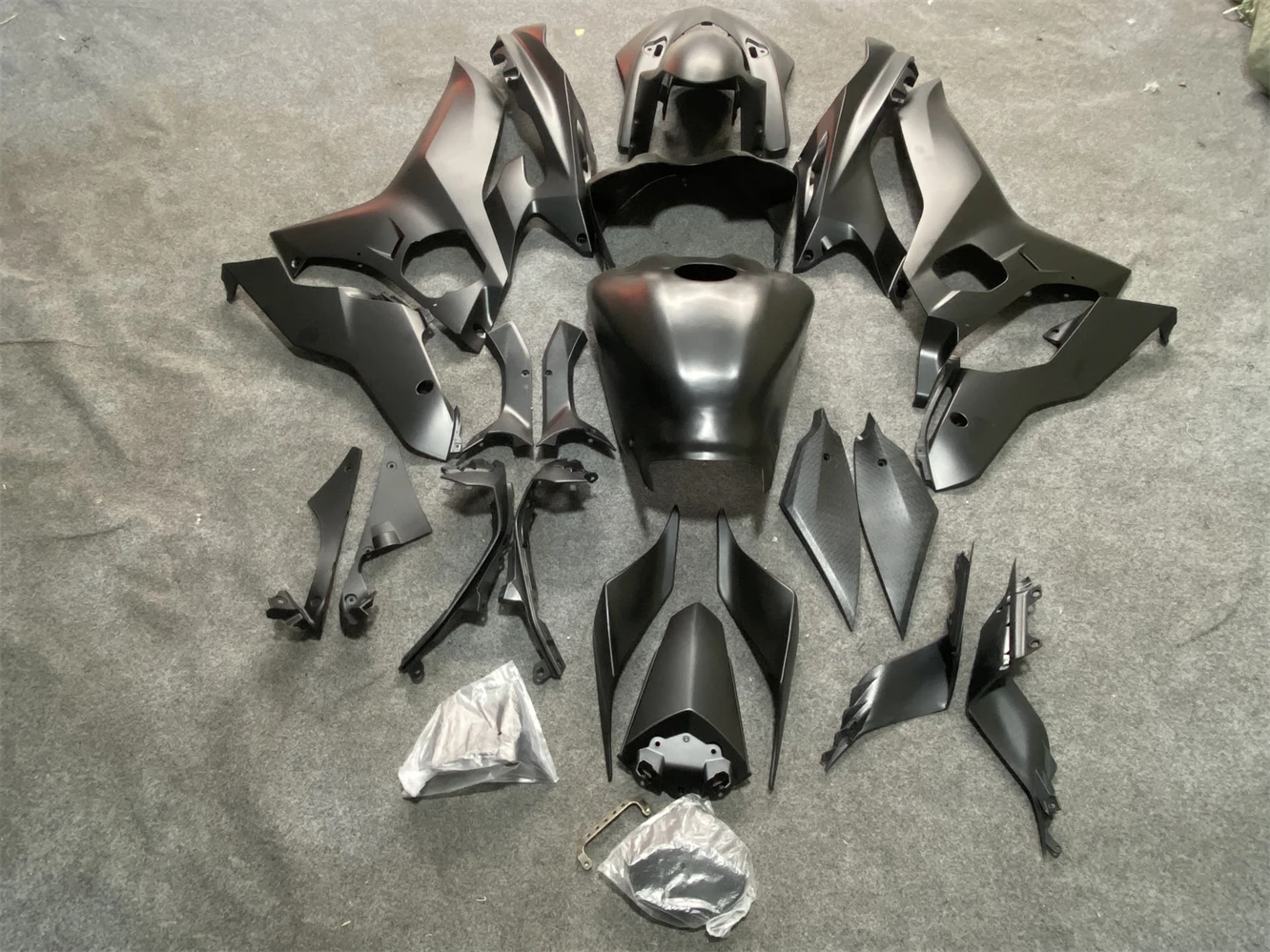 Фото Комплект обтекателей для мотоцикла, подходит для YAMAHA YZF R6 2017 2018 2019 2020 17 18 19 20, матовый черный цвет. №3
