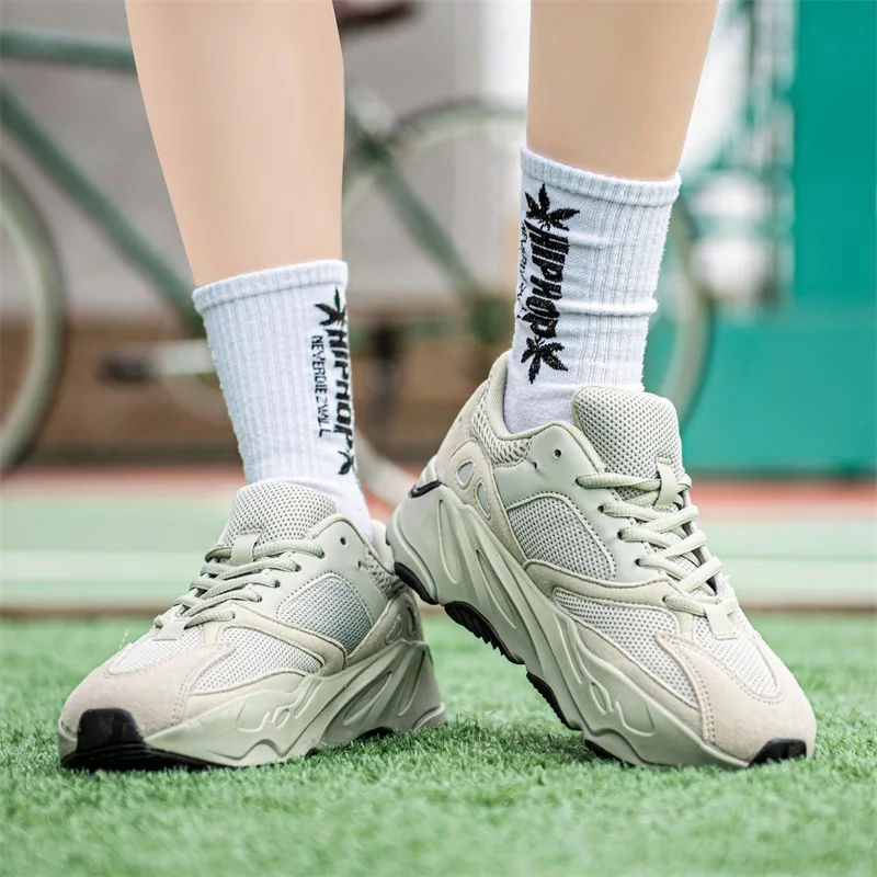 

2023 New Men's Sports Shoes High-quality Fashion Trend Korean Casual Shoes Lightweight Breathable Reflective Unisex Couple Shoes