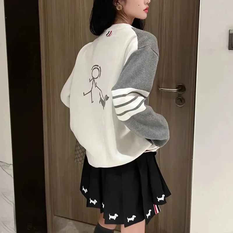 

High quality Korean fashion Autumn 2023 New Tb Four Stripe Color Contrast Back Matchman Round Neck Sweater Loose and Slim Top
