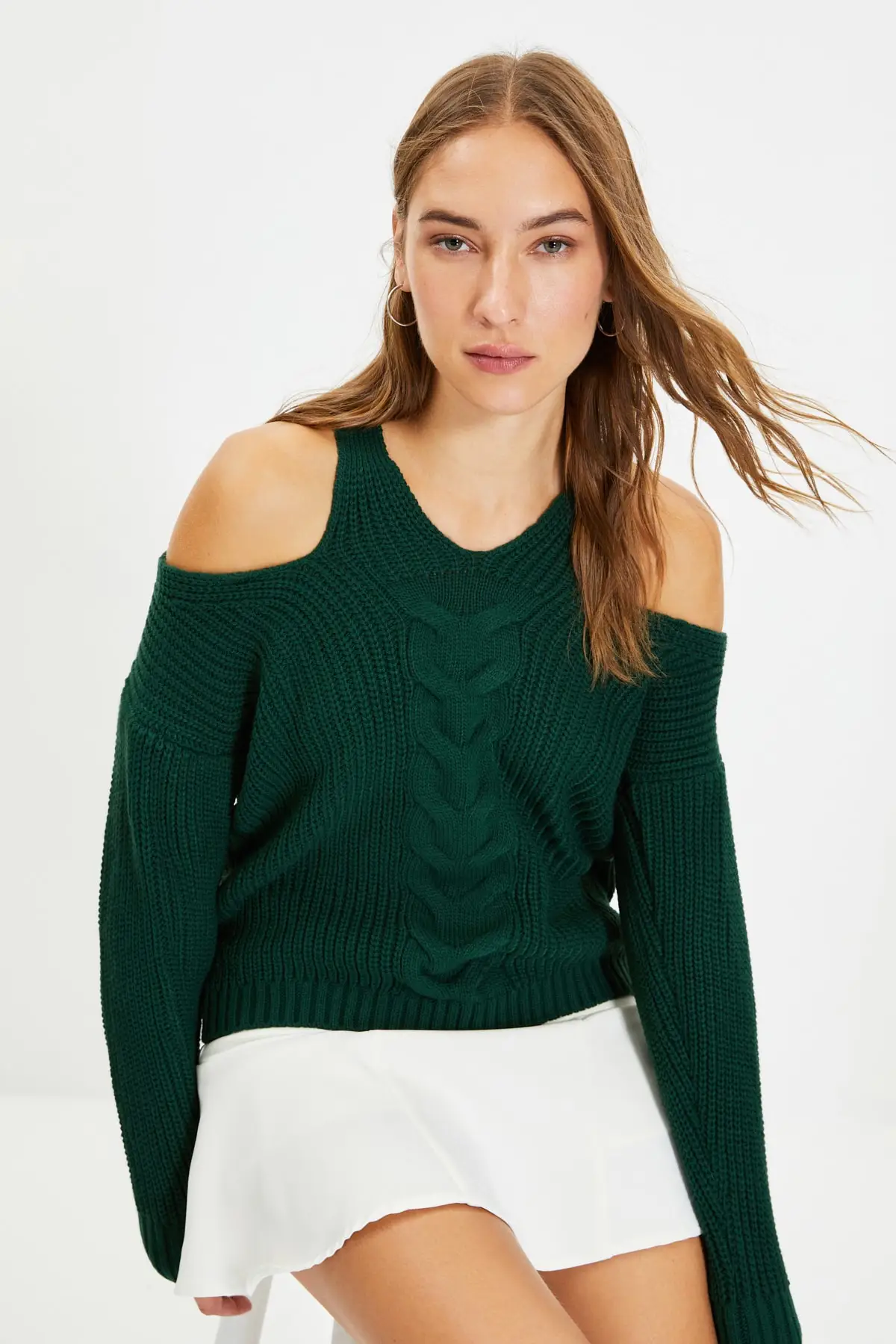 

Trendyol Cut Out Detail Knitwear Sweater TWOAW22KZ1522