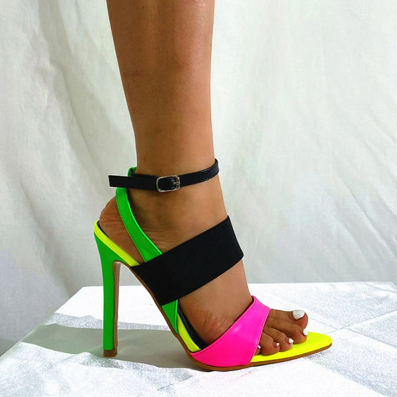 

Женские босоножки на высоком каблуке, с острым носком