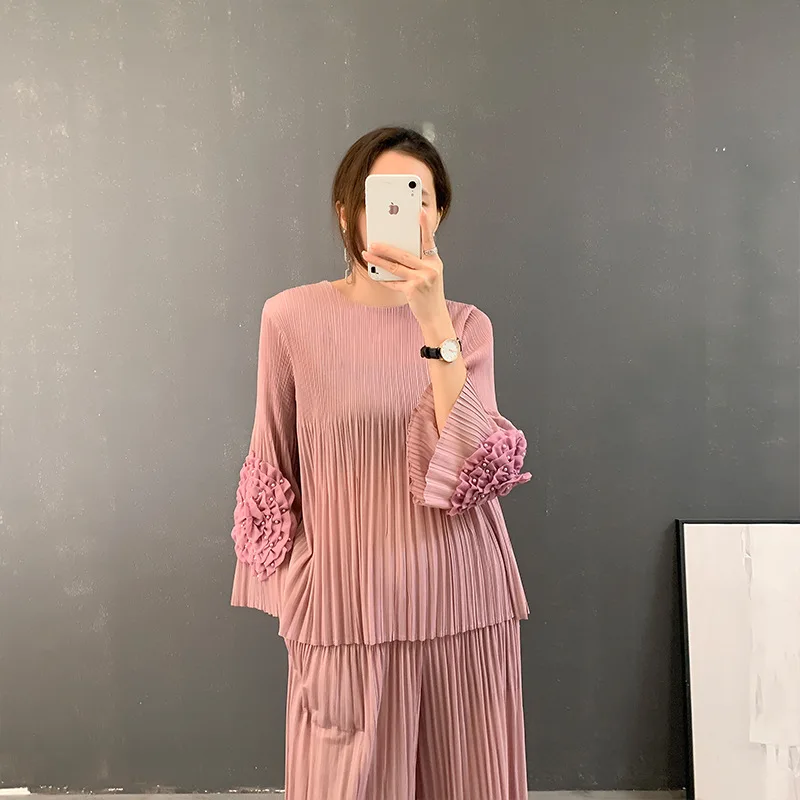 Autumn/winter 2022 pleated high-end temperament fashion set bubble sleeve round neck top+wide leg pleated pants two-piece set
