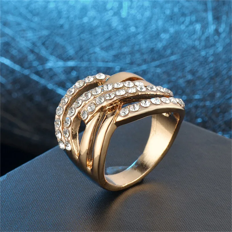 

Luxury Alloy Finger Band Rhinestone Inlaid Ring Jewelry Gift