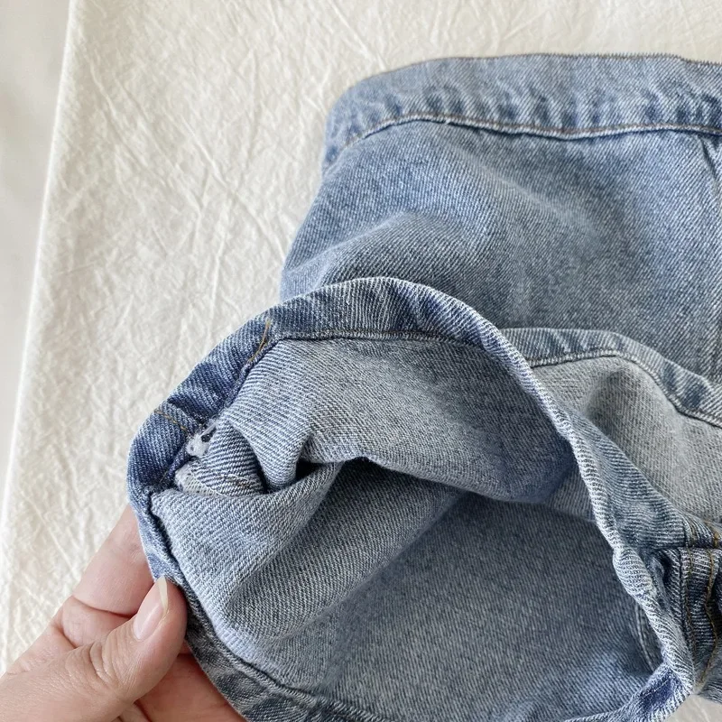 Шорты детские однотонные джинсовые на пуговицах с эластичным поясом