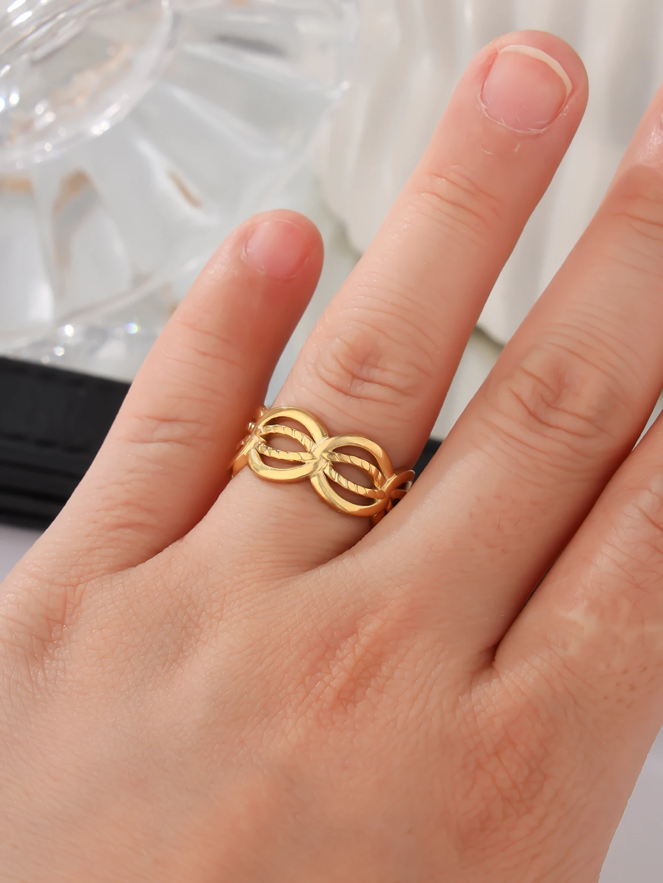 European and American INS style 18K gold creative rule woven ring with color retention and niche design ring accessories
