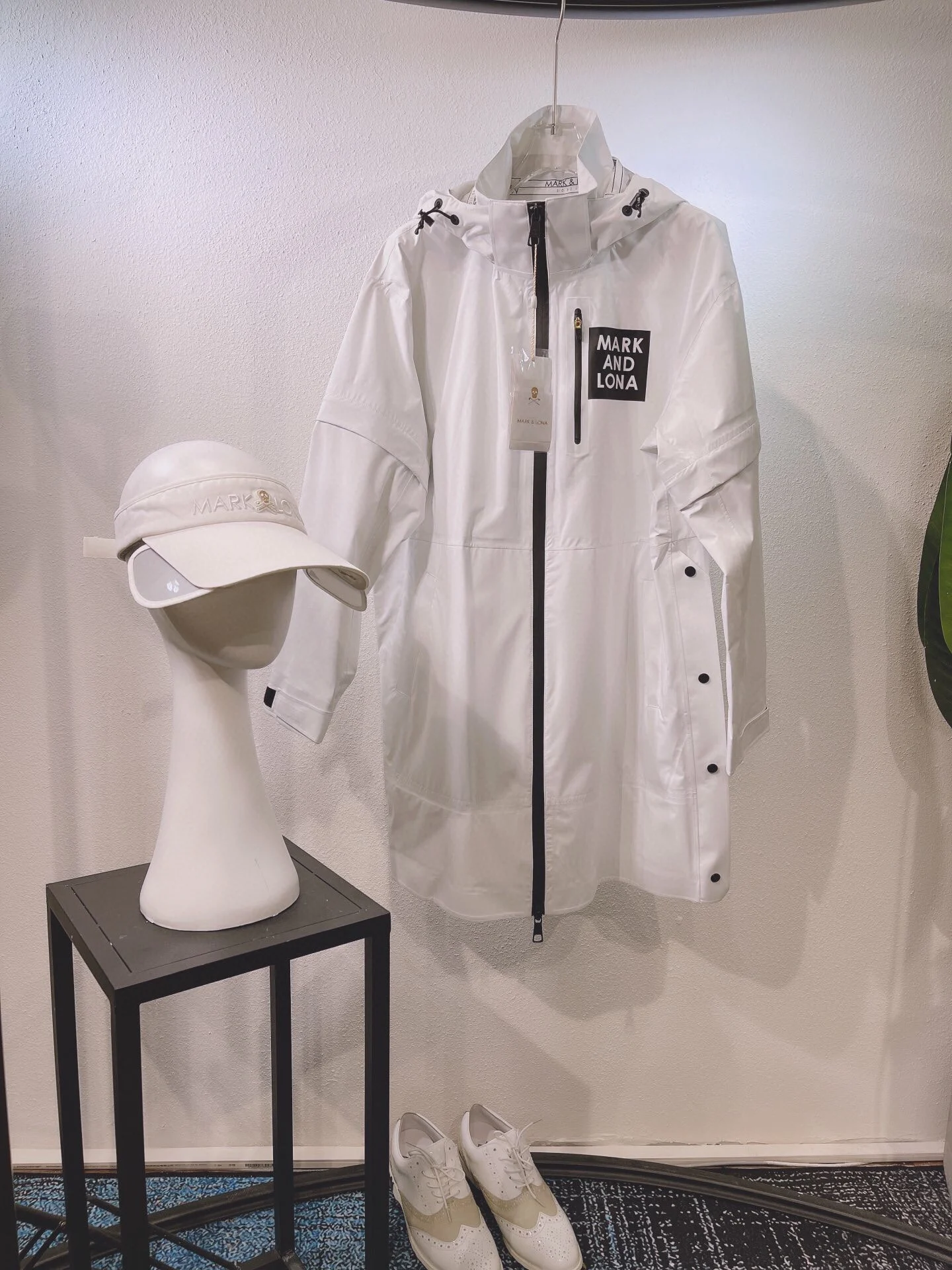 

2022 New Golf Women's Spring Autumn Marklona Long Windproof Jacket Outdoor Sports Long Waterproof Jacket Temperament Sunscree