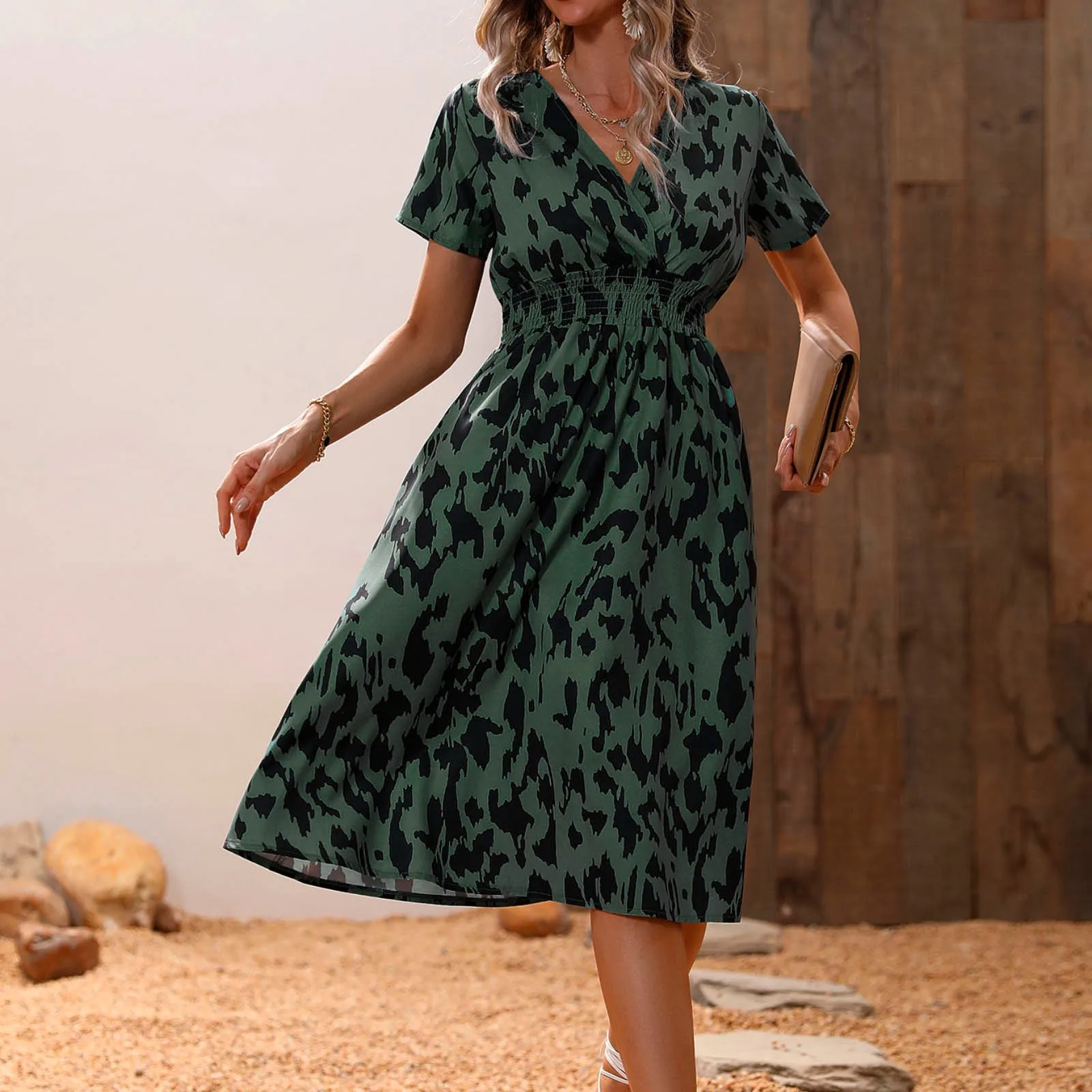 

Женское платье с цветочным принтом, V-образным вырезом и коротким рукавом