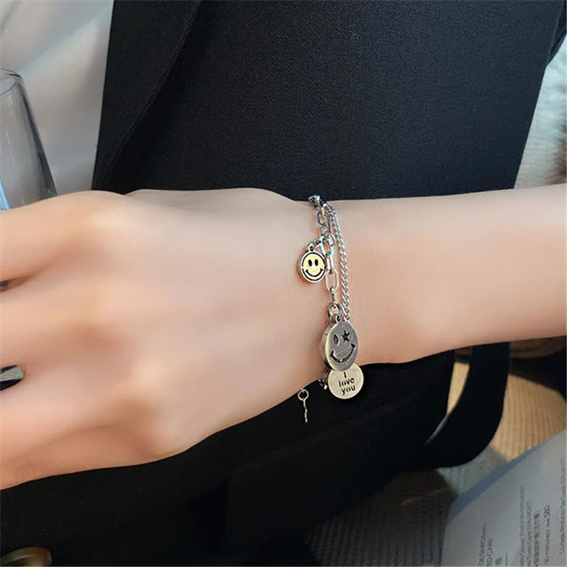 

Корейский многослойный круглый брендовый браслет с улыбающимся лицом, Женский темпераментный браслет в стиле хип-хоп, модный браслет из не...