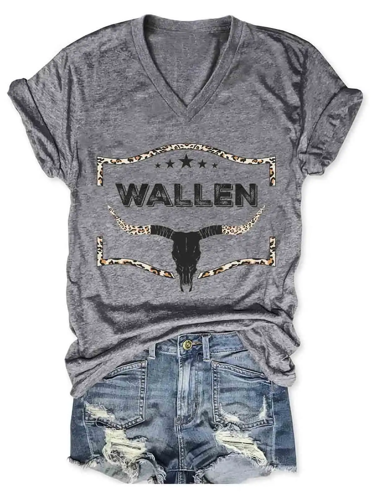 

Women's Wallen bullskull leopard V-Neck T-Shirt