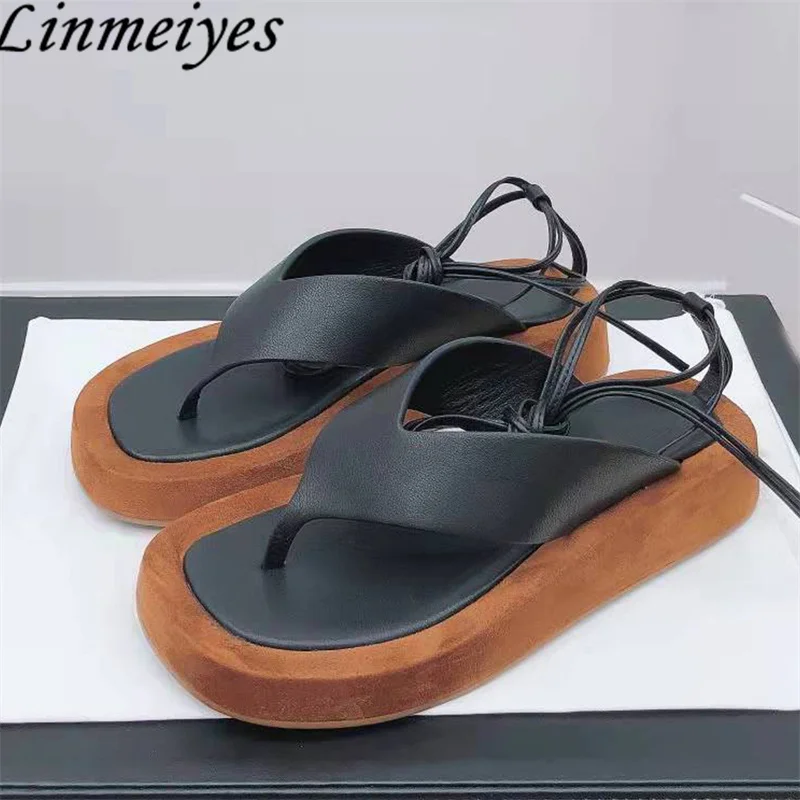 

Сандалии женские из натуральной кожи, босоножки без задника на толстой подошве, римские сандалии, шнуровка, плоская подошва, цвет черный/бел...