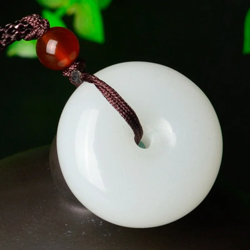 Оптовая продажа круглые бусины из Синьцзяна хэтяня белого нефрита подвеска Lulutong