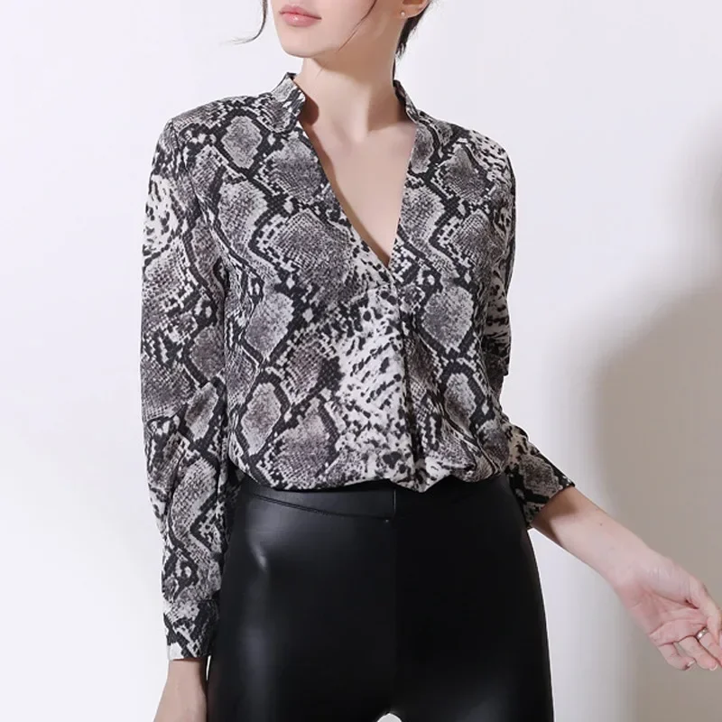 

Sexy Long Sleeve Shirt Women Unisex Tops Spring Summer 2023 New Snake Print Blouse V-neck Chiffon Shirt Clothes Blusas 29664