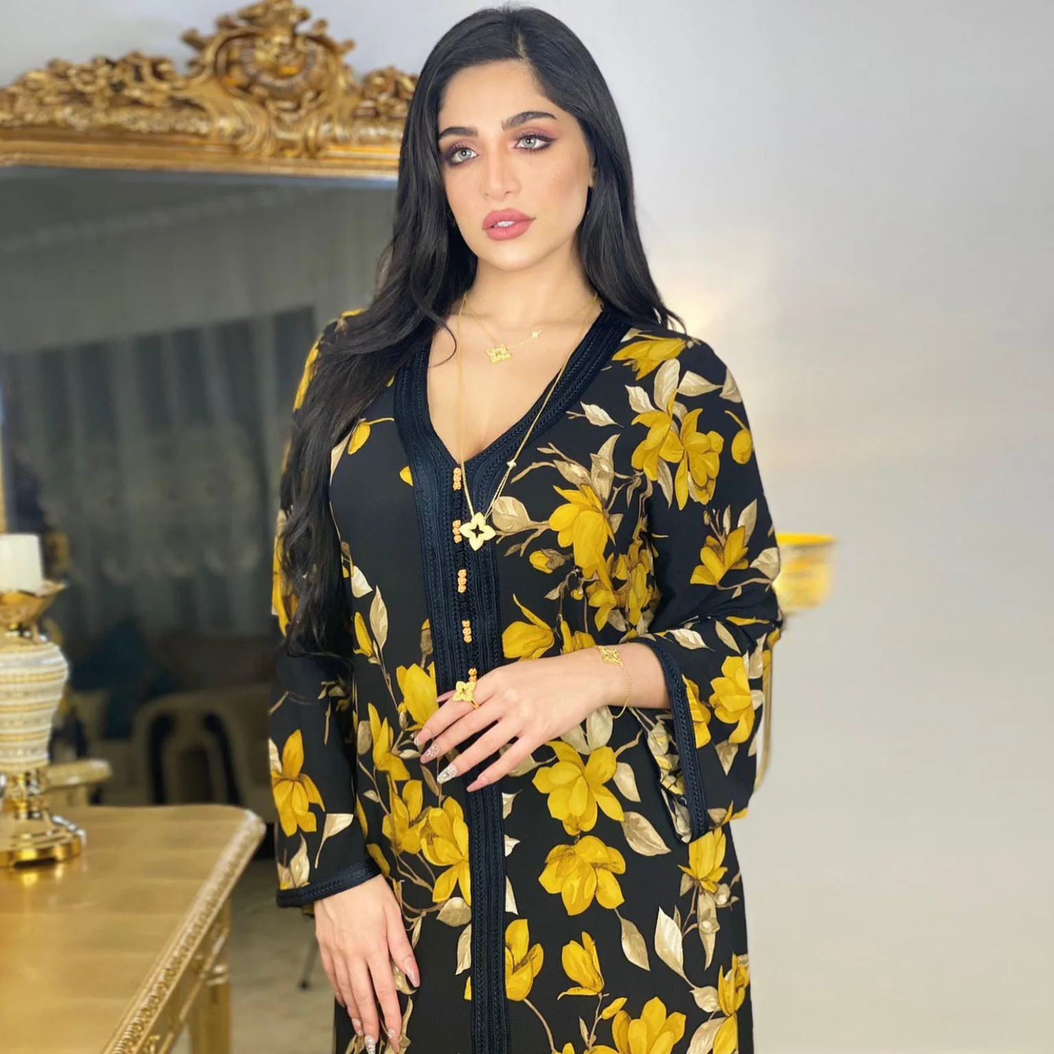 Robe Musulman Fashion Modest Muslim Dress for Women Black Floral Embroidery Arabic Robe Dubai Saudi Vestido Longo Evangelico