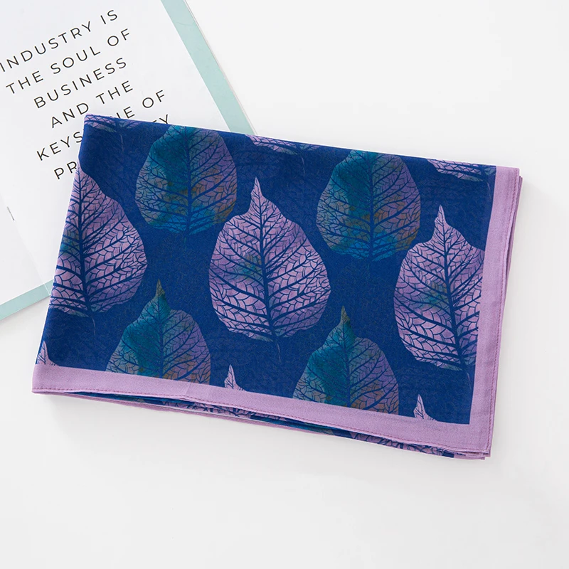 Женский шифоновый шарф с винтажным градиентным принтом в виде листьев