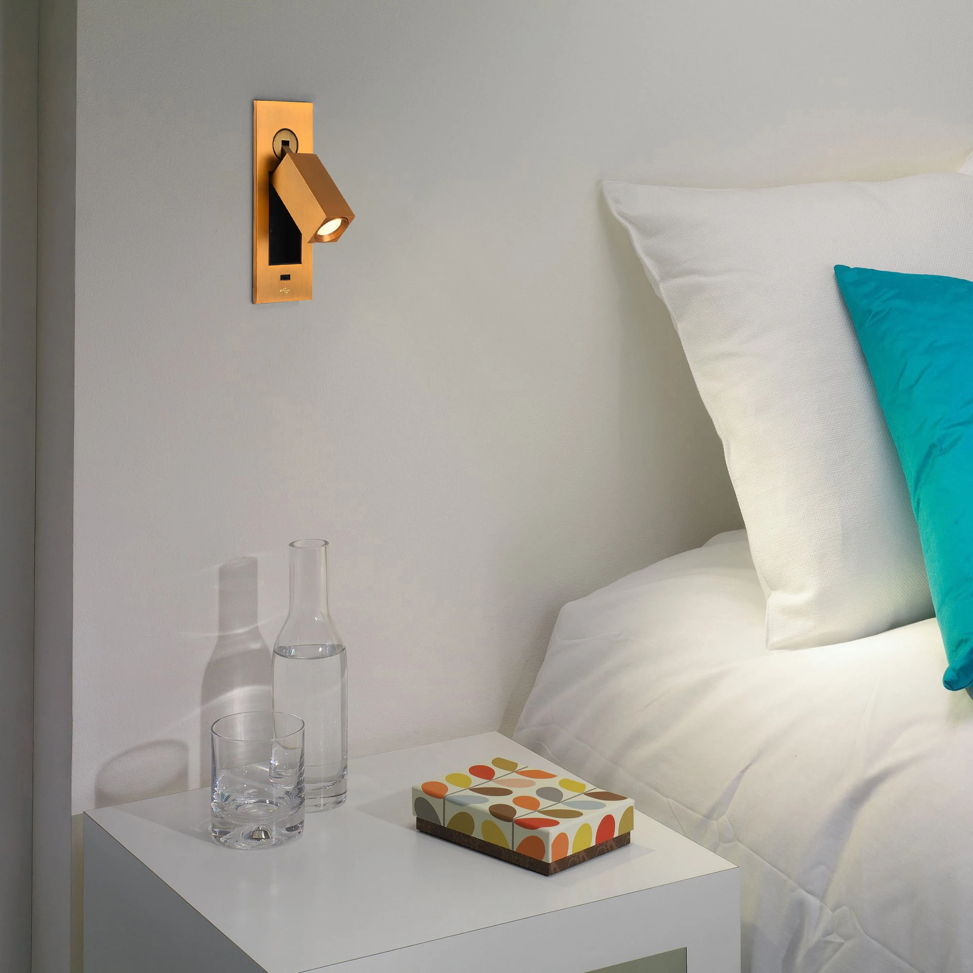 

3W LED Bedside Reading Wall Light Fixture Rotate Rectangular Lamp Head Hidden Switch USB Charging Port Bedroom Hotel Aisle
