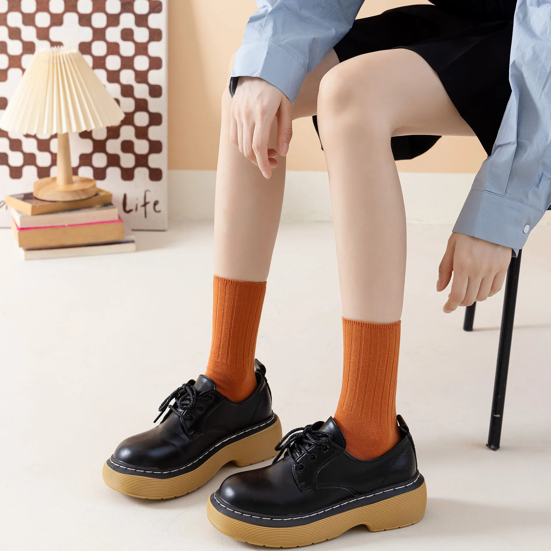 Fashion Simple Black White Cotton Girls Socks Set 10 Pairs Casual Solid Color High Quality Cotton Socks Mid-Tube Socks for Women