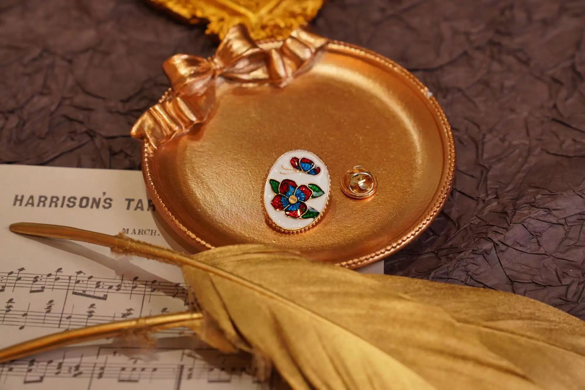 Винтажная брошь в стиле внешней торговли