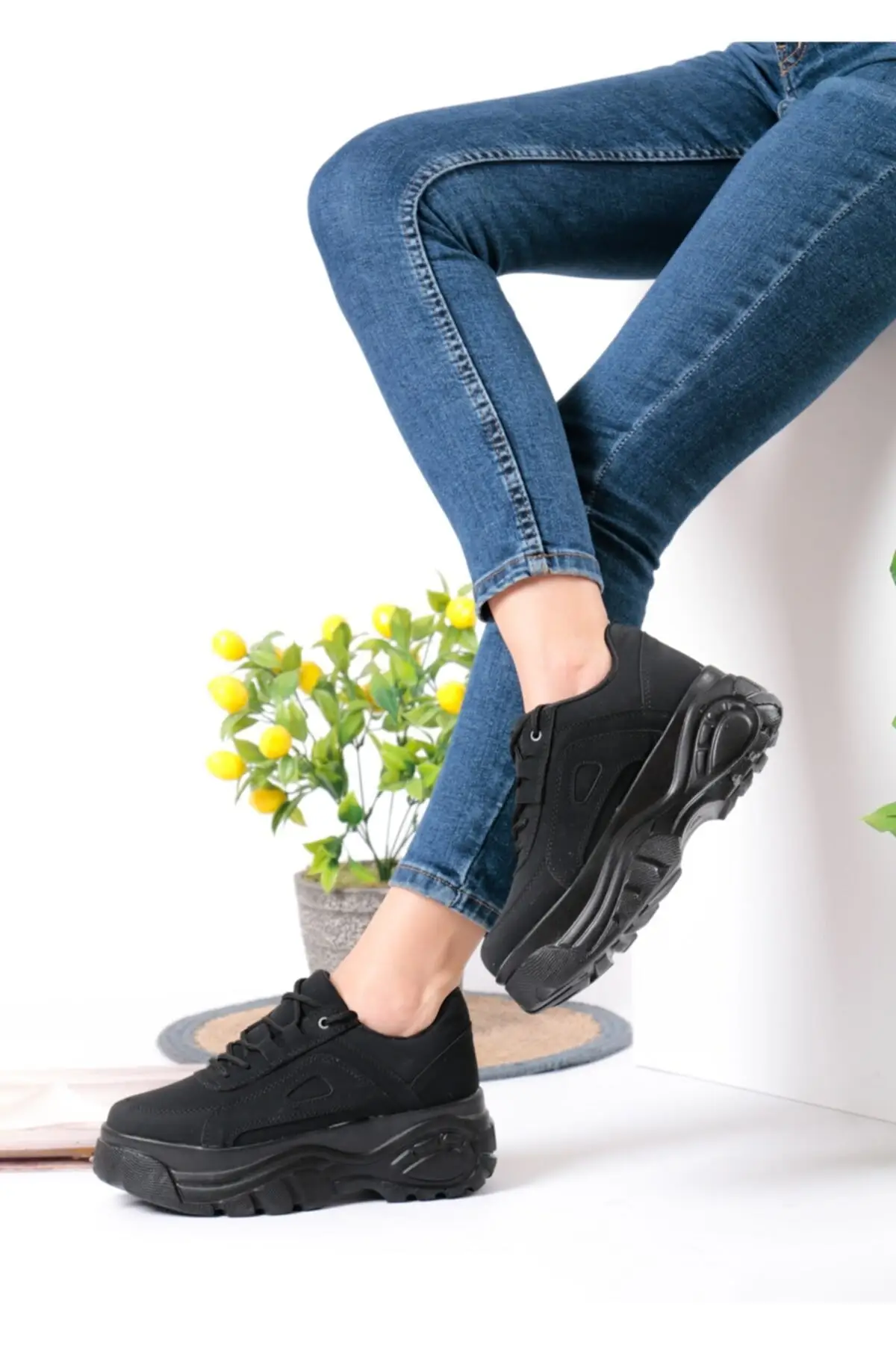 Luxury Sneakers Women's High Quality 2022 Summer Sports Fashion Medium Black Novelty Casual Woman Loafers Female Heel Lolita