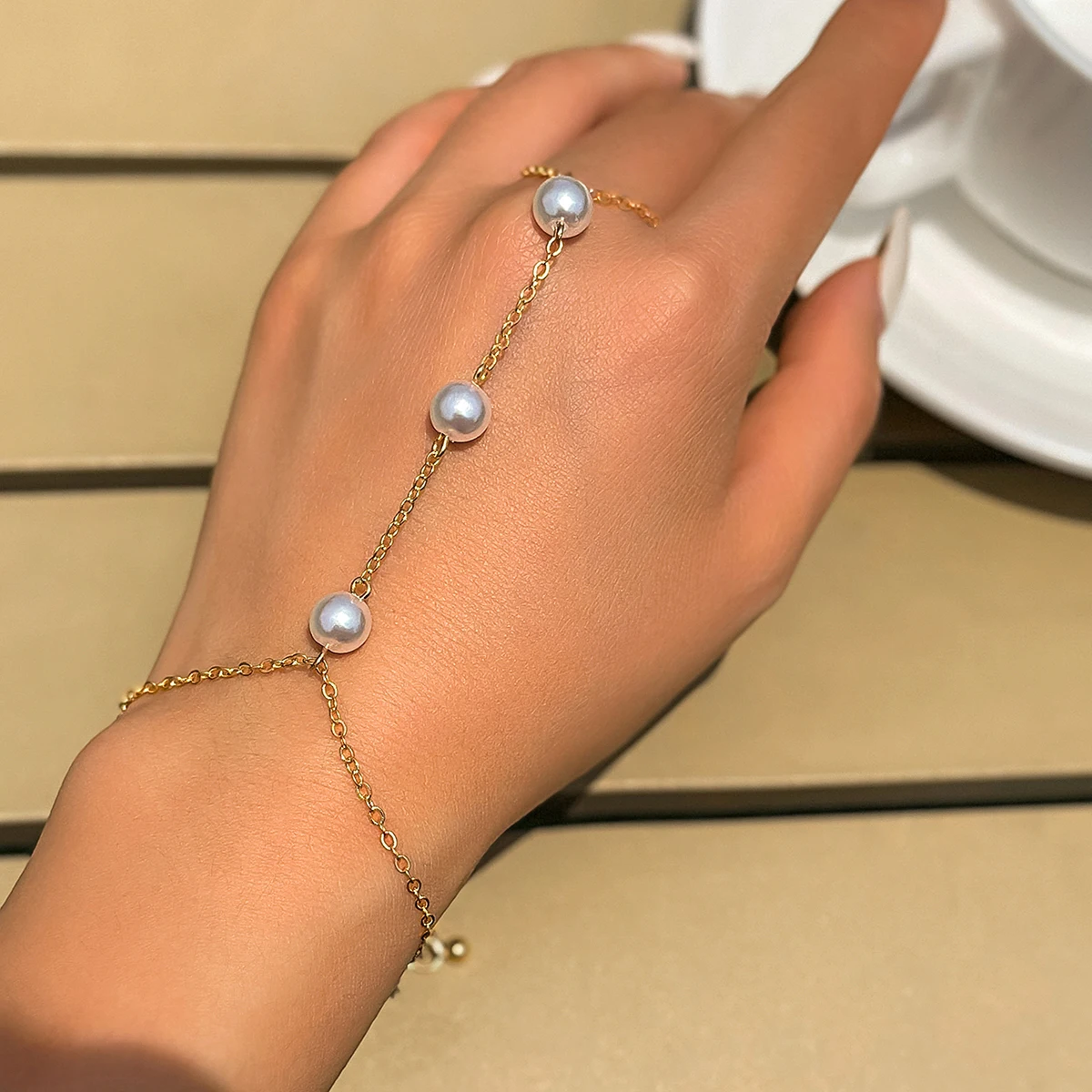 

Simple Creative Imitation Pearl Finger Ring Bracelets for Women Wed Bridal Link Chains Connected Harness Bracelets Jewelry Gift