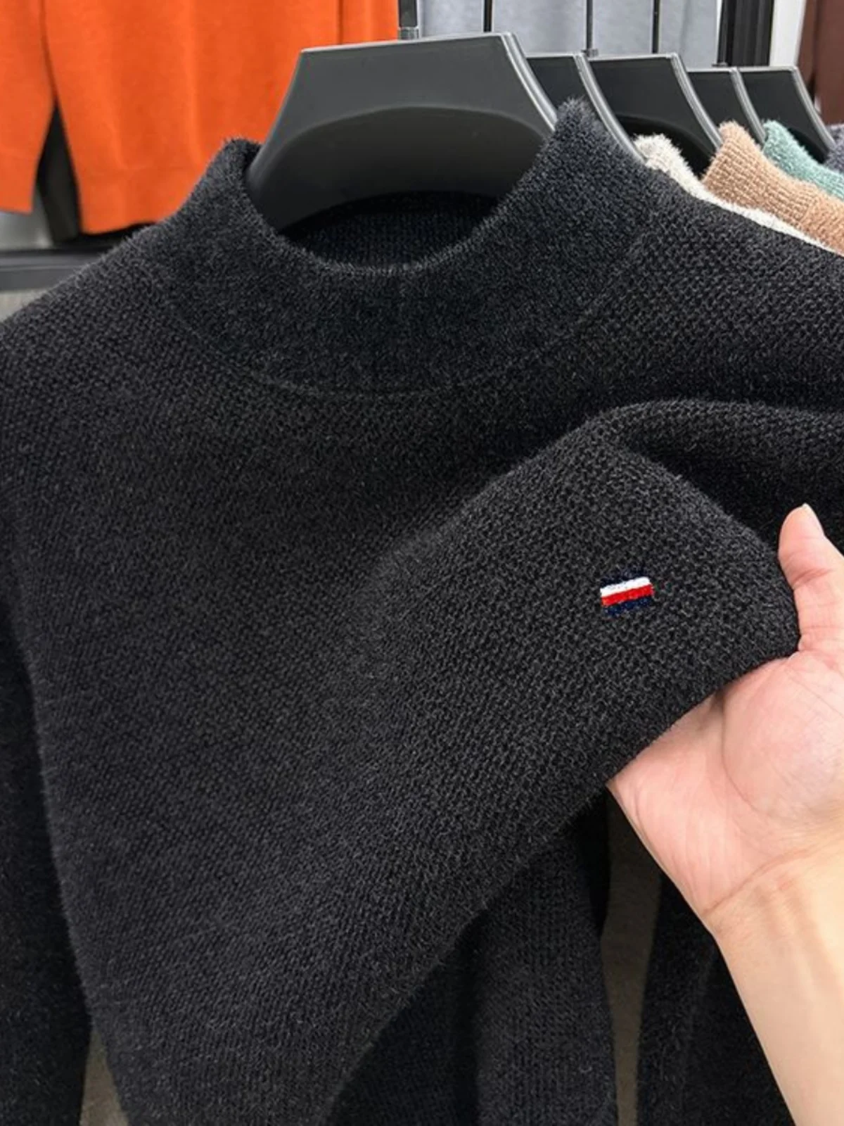 Утолщенный мужской свитер из синели с высоким воротником и флисовой подкладкой