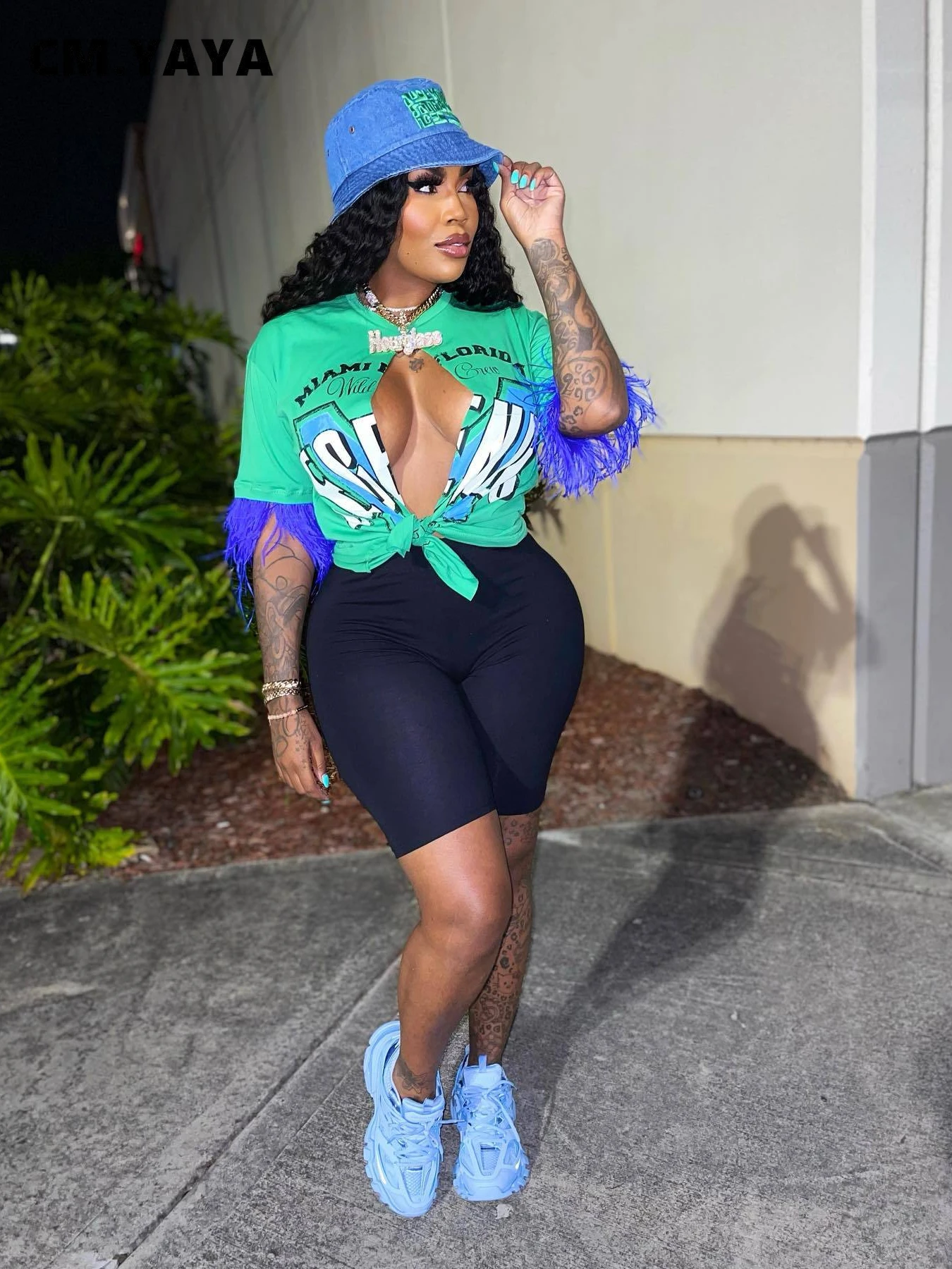 

Элегантный женский костюм из леггинсов и перьев CMYAYA длиной до колена, футболка с коротким рукавом, спортивный костюм, комплект из двух предм...