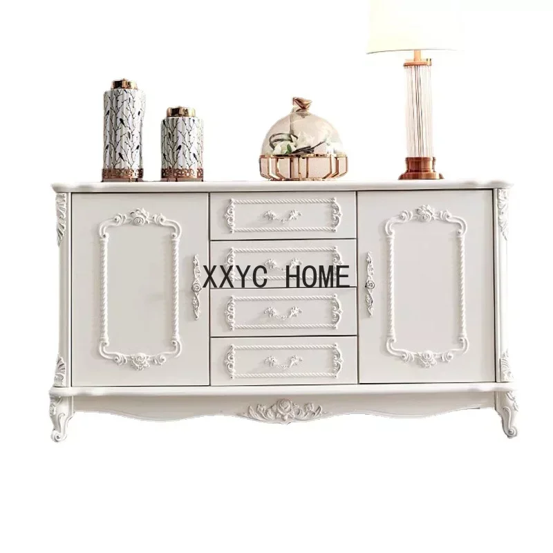 Деревянная витрина в скандинавском стиле