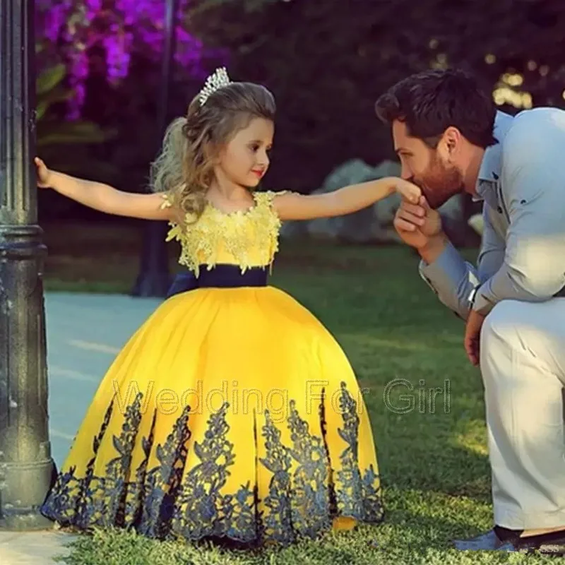 

Yellow Flower Girl Dresses With Navy Blue Lace Sleeveless Tulle Pageant Gowns First Communion Dresses For Girls