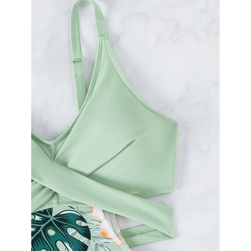 Женский слитный купальник Nike зеленый