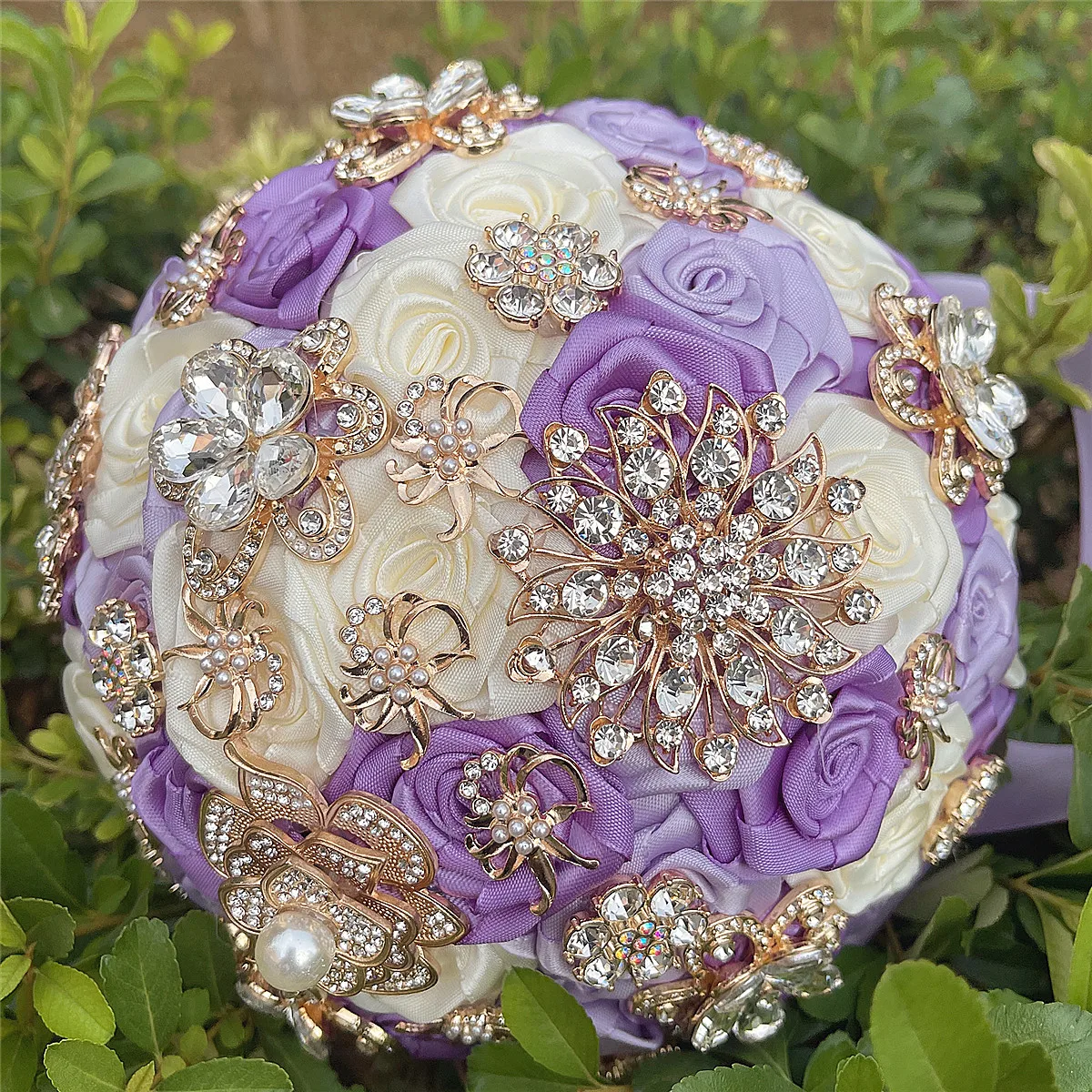 

Various Diamond Bridal And Bridesmaid Bouquets Exquisite Rhinestones Silk Roses And Pearls Handmade Sisters Wedding Bouquets