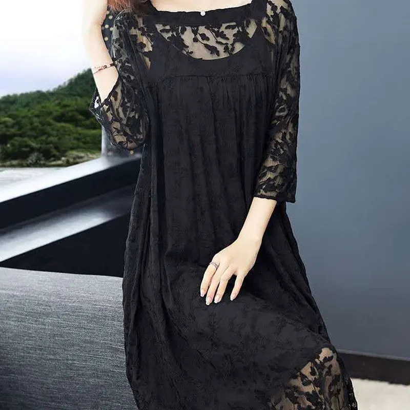 Женское кружевное платье-миди с круглым вырезом и рукавом 3/4