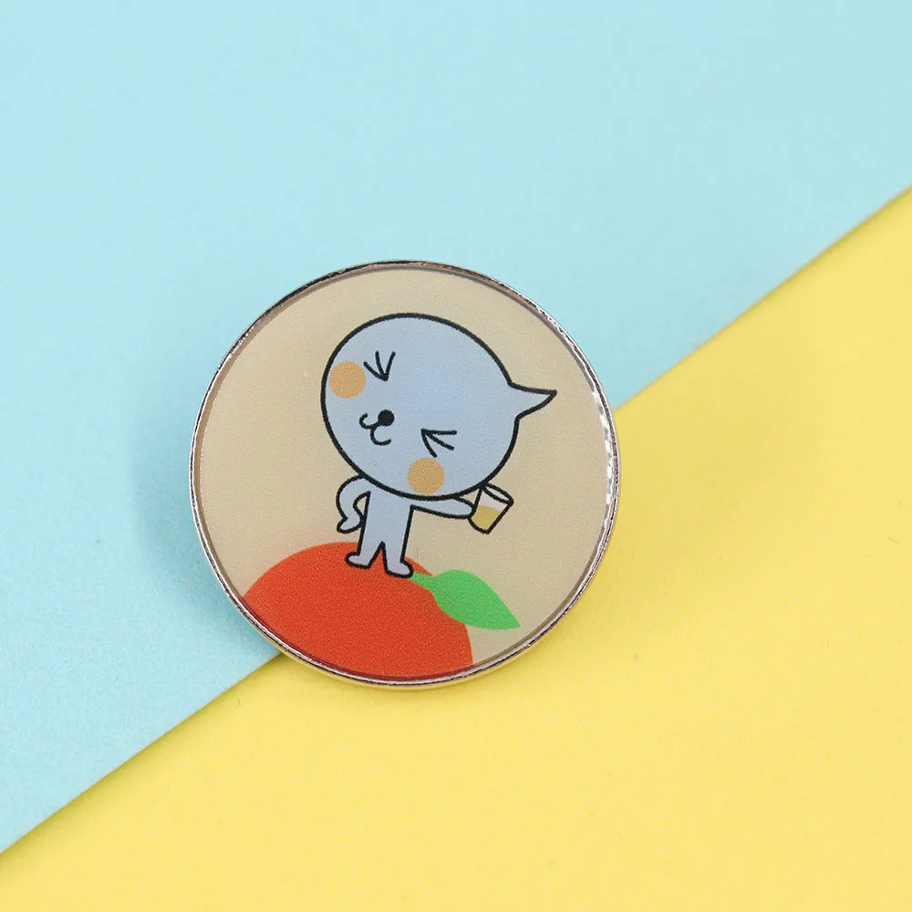 Фото Qoo-Badge, милая мультяшная брошь с логотипом для напитков, украшение для рюкзака, детские подарки №4