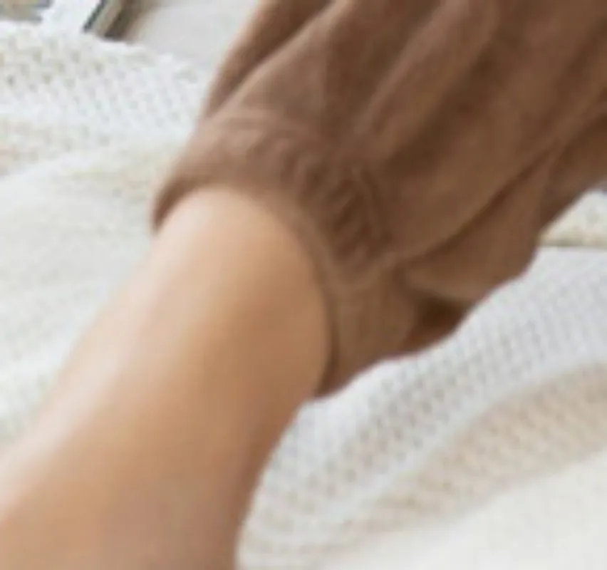 Women's Winter Warm Solid Round Collar Pajamas With Letter Pattern Polyester Comfortable Skin-Friendly Slim Fit Sleepwear