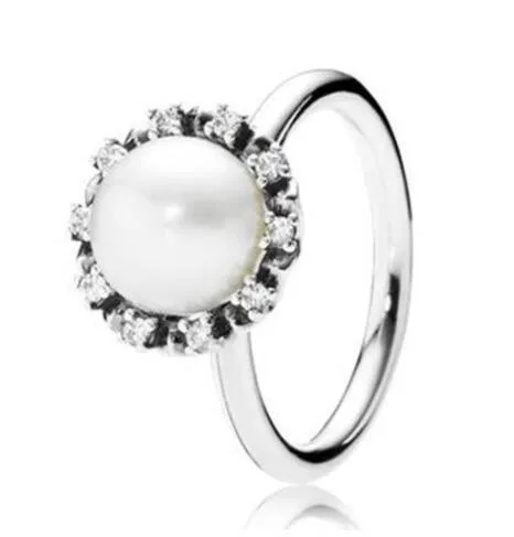 Женское кольцо из серебра 925 пробы с лентой