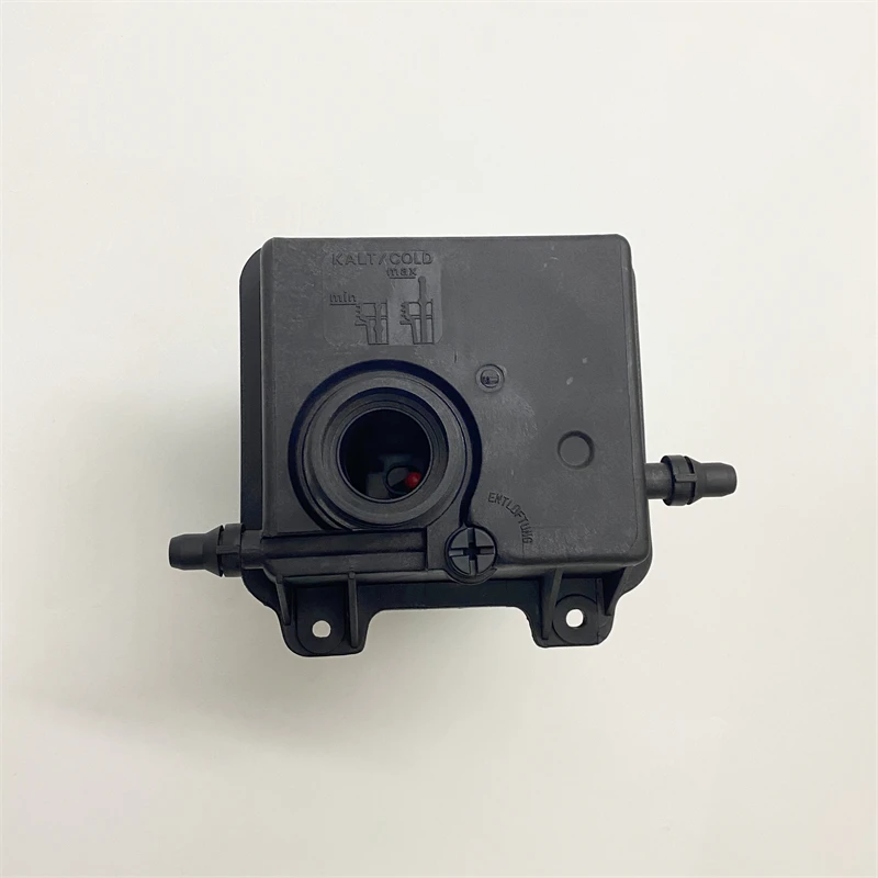 стц 17137501959 Автомобильные детали Система охлаждения Радиатор Расширительный бак