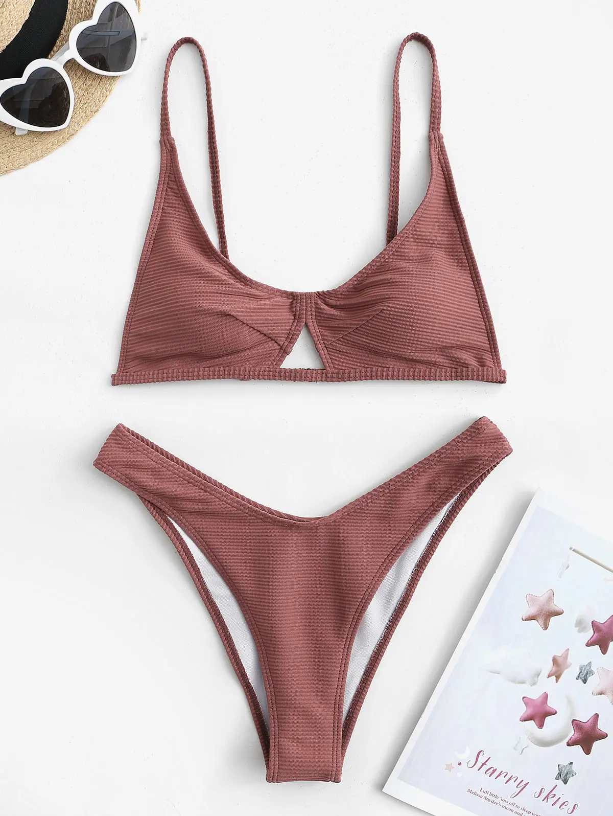 

Женский купальник-бикини в рубчик