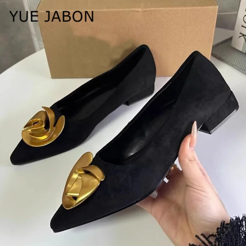 Элегантные офисные женские модельные туфли черные модные удобные на плоской