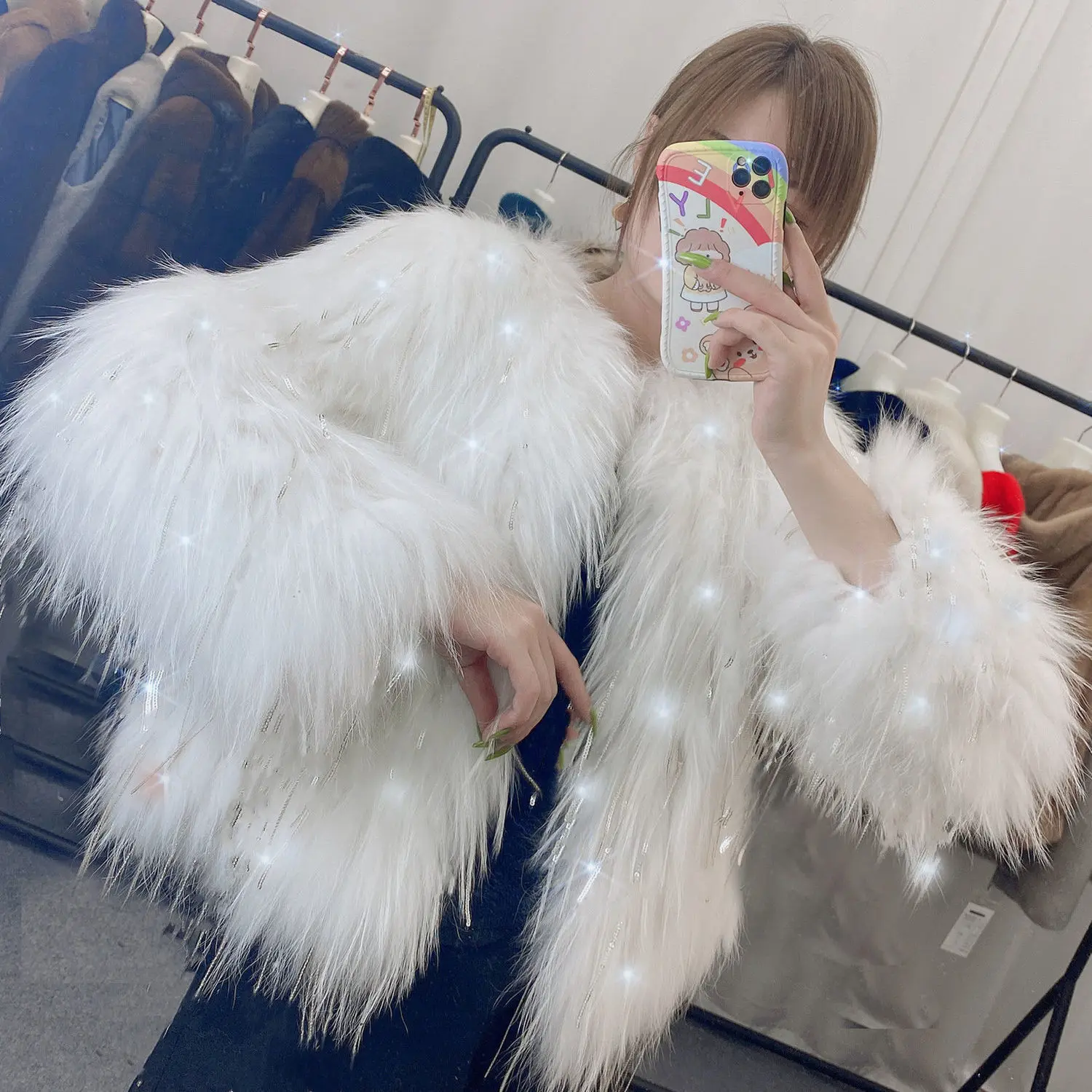 New sequins are thin, short, young, thin and versatile