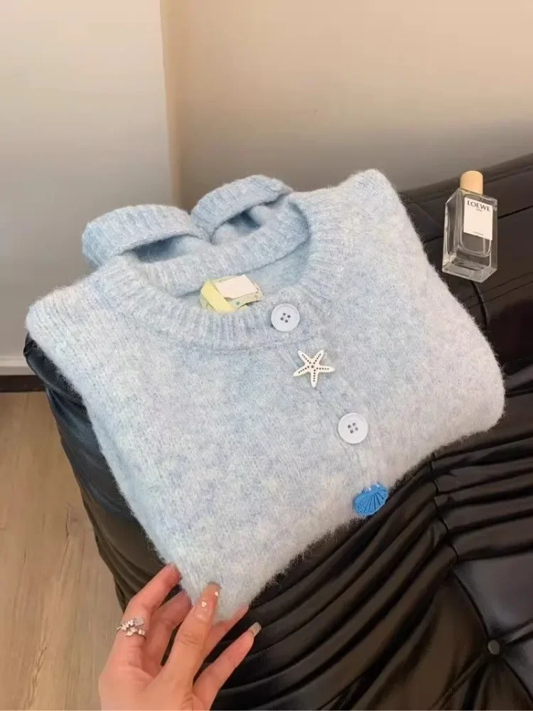 Мягкий трикотажный кардиган Korobov синий мягкий свитер с круглым вырезом для