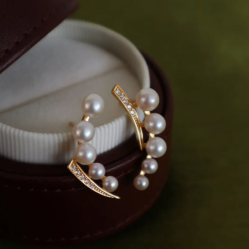 

Personality Asymmetric Pearl Earrings Women's French Fashion Elegant Ladies Earrings Retro High-End Fashion New Accessories